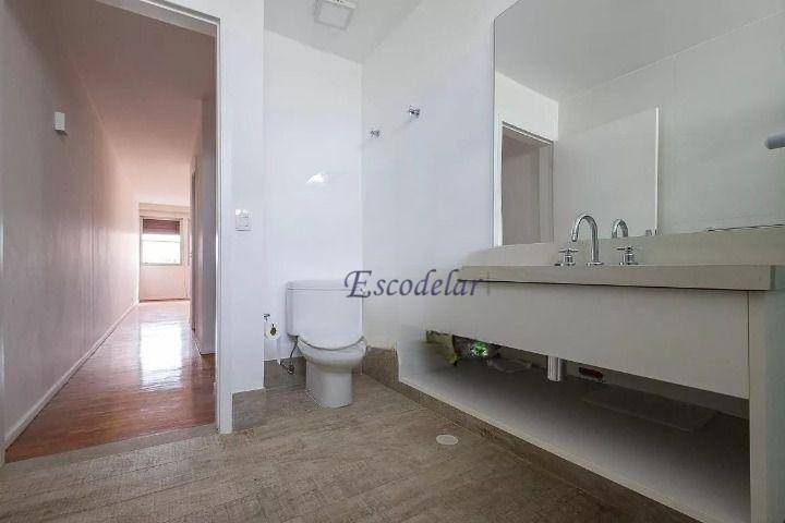 Apartamento para alugar com 3 quartos, 226m² - Foto 13