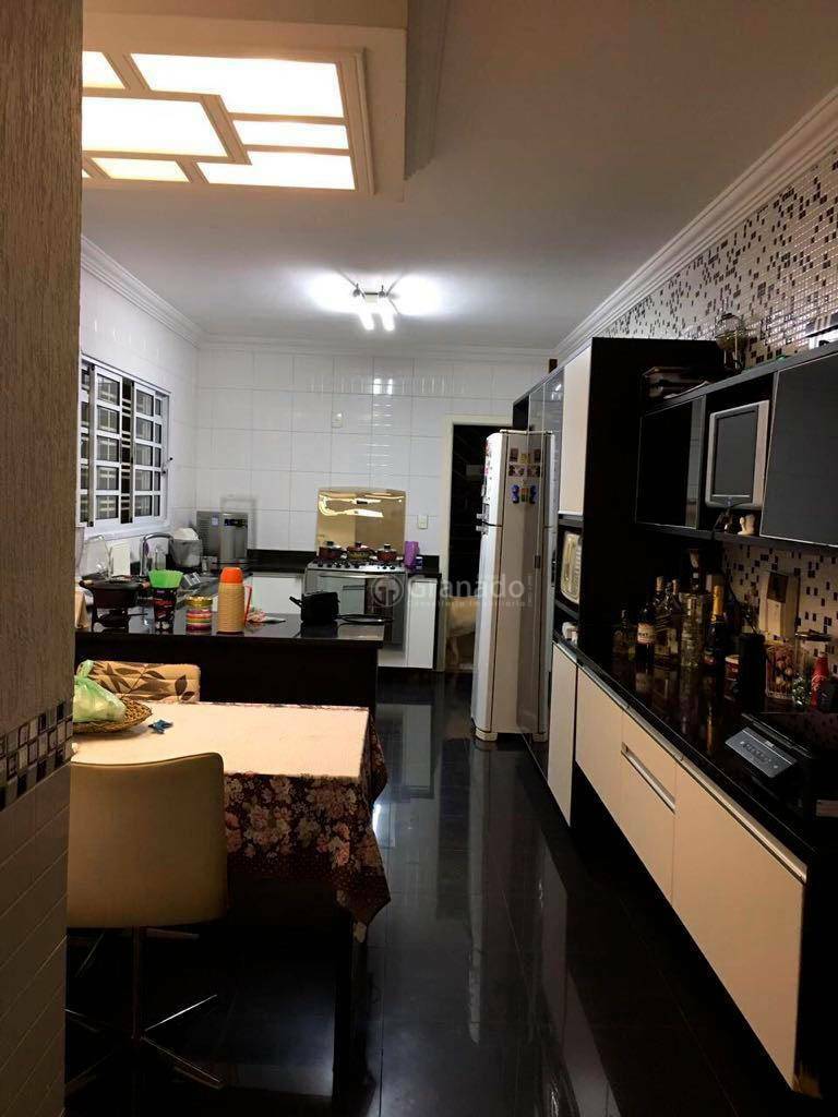 Sobrado à venda com 3 quartos, 330m² - Foto 8