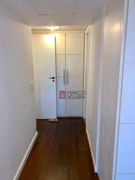 Apartamento à venda com 4 quartos, 230m² - Foto 21