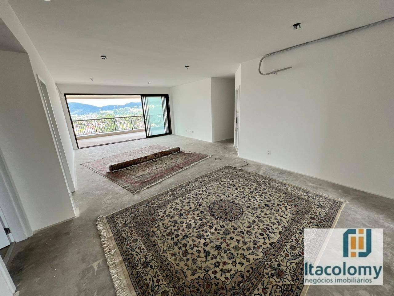 Apartamento à venda com 3 quartos, 285m² - Foto 1