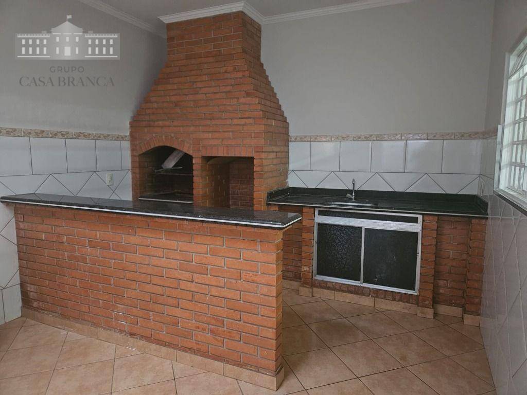 Casa à venda e aluguel com 3 quartos, 200m² - Foto 10