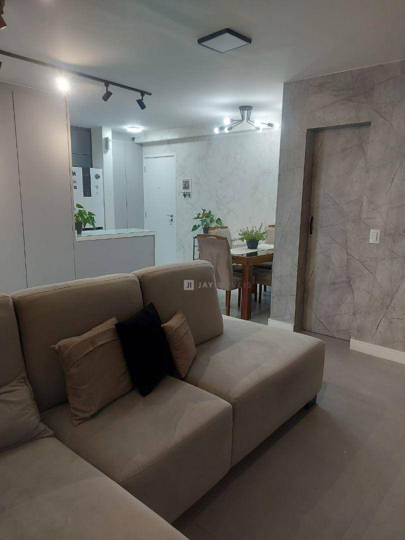 Apartamento à venda com 2 quartos, 63m² - Foto 4