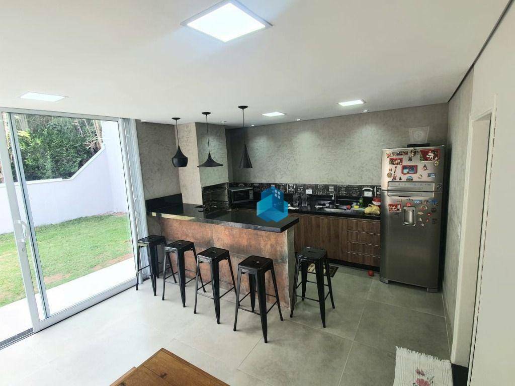 Casa à venda com 3 quartos, 306m² - Foto 14