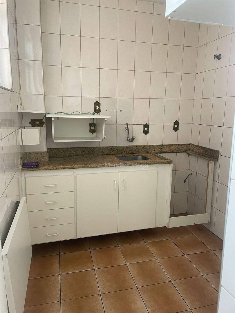 Apartamento para alugar com 3 quartos, 130m² - Foto 6