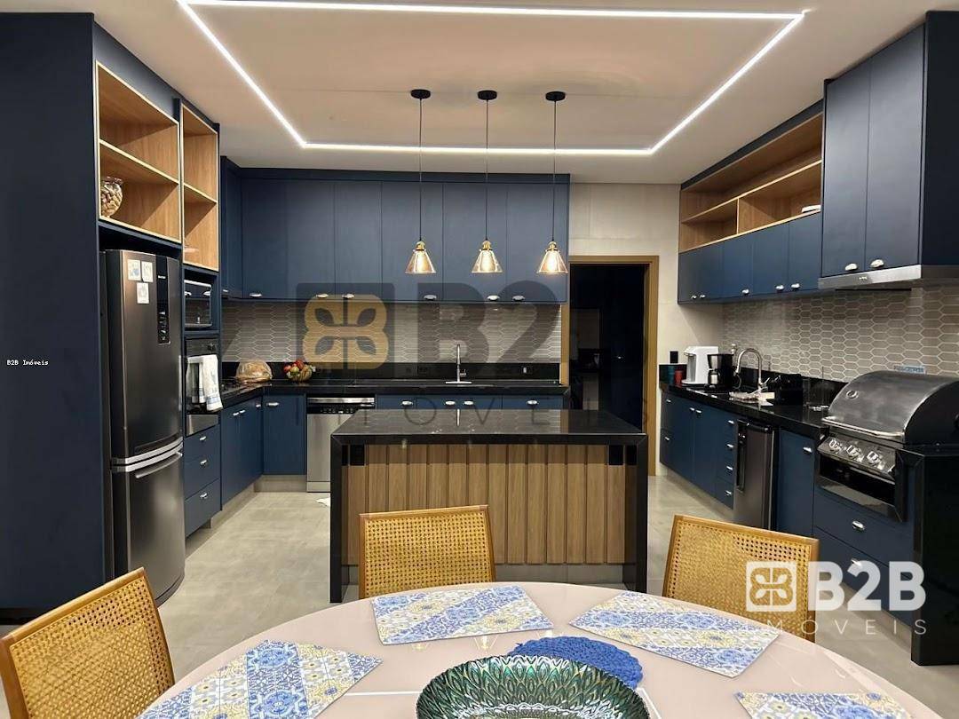 Casa à venda com 3 quartos, 300m² - Foto 8
