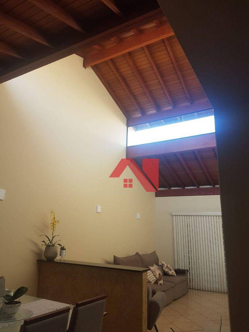 Casa à venda com 3 quartos, 177m² - Foto 3