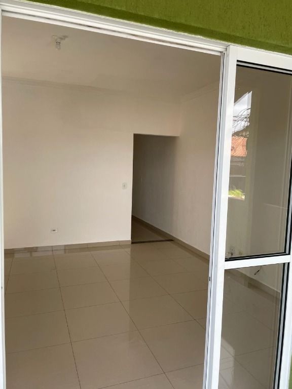 Casa de Condomínio à venda com 2 quartos, 100m² - Foto 4