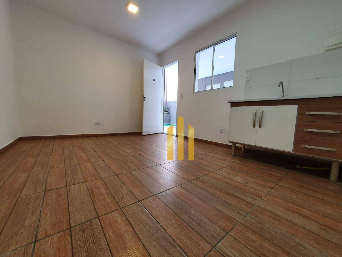 Apartamento para alugar com 2 quartos, 40m² - Foto 12