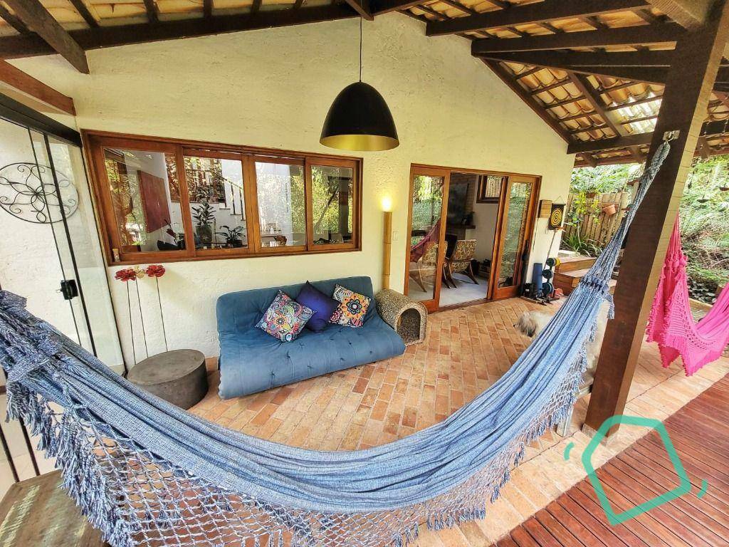 Casa de Condomínio à venda com 3 quartos, 230m² - Foto 28