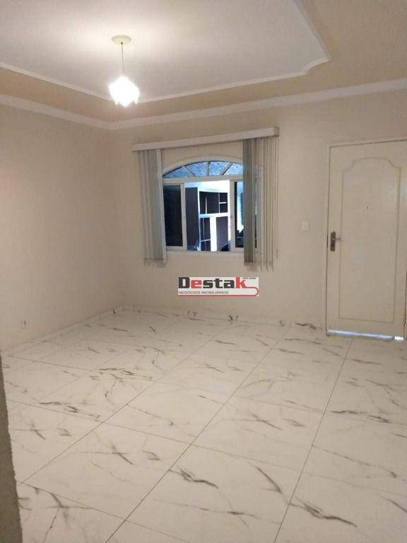 Sobrado à venda com 2 quartos, 178m² - Foto 4