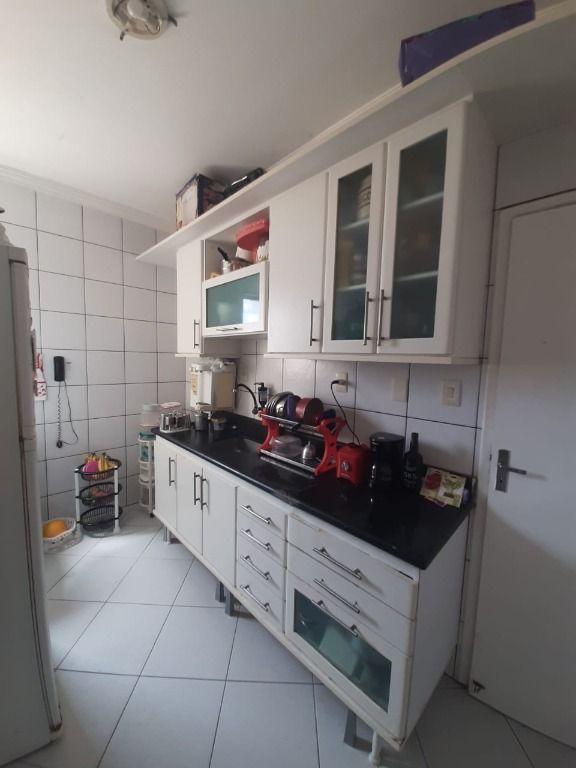 Apartamento à venda com 3 quartos, 214m² - Foto 6