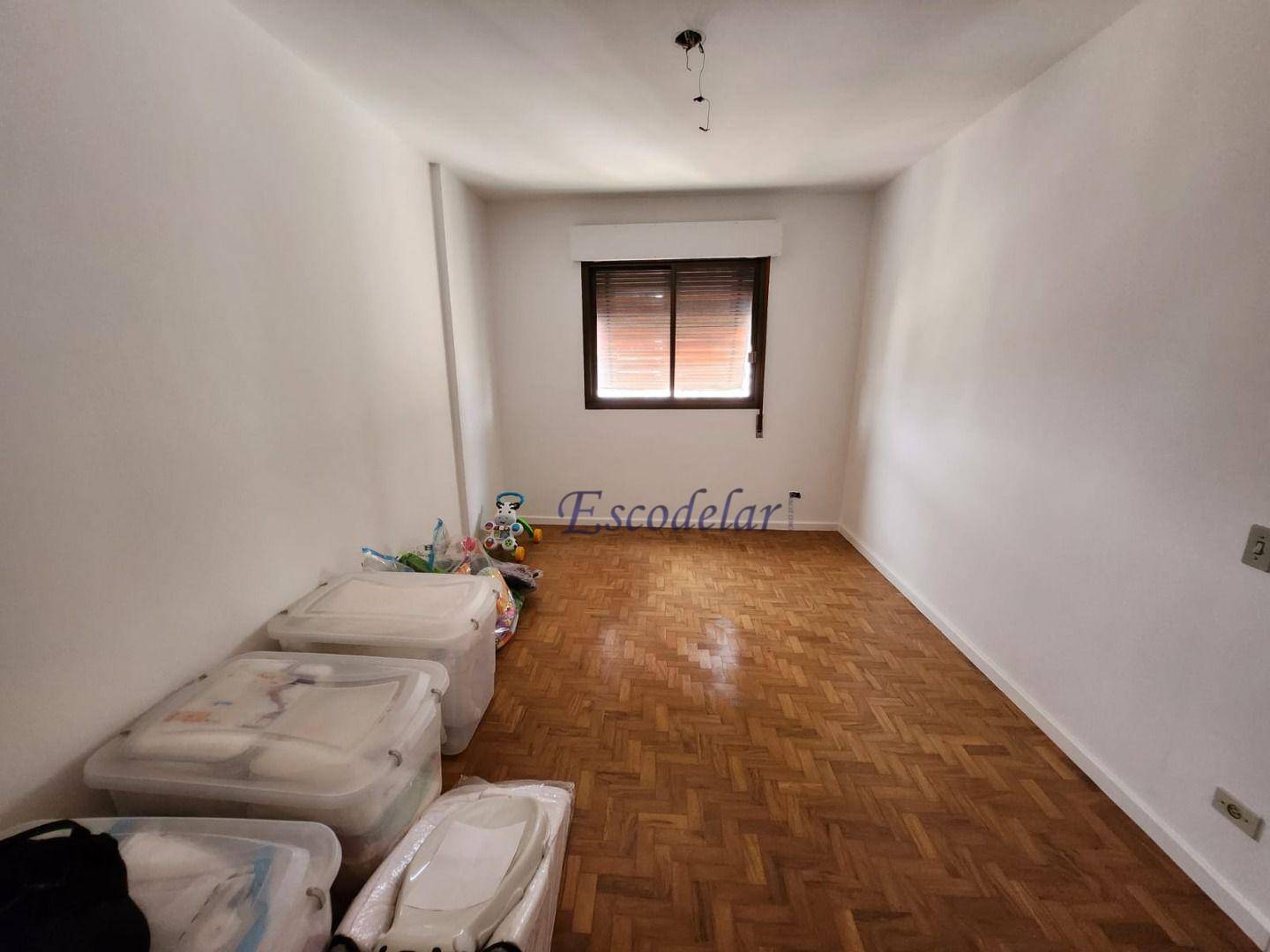 Apartamento para alugar com 3 quartos, 200m² - Foto 15