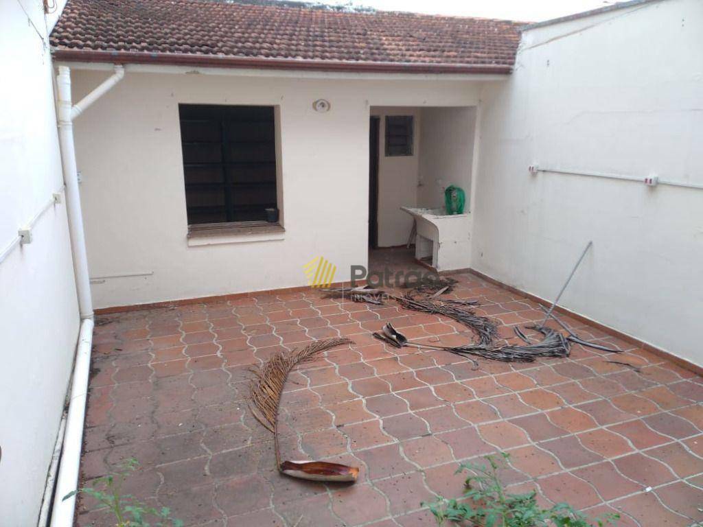 Sobrado à venda e aluguel com 3 quartos, 250m² - Foto 23