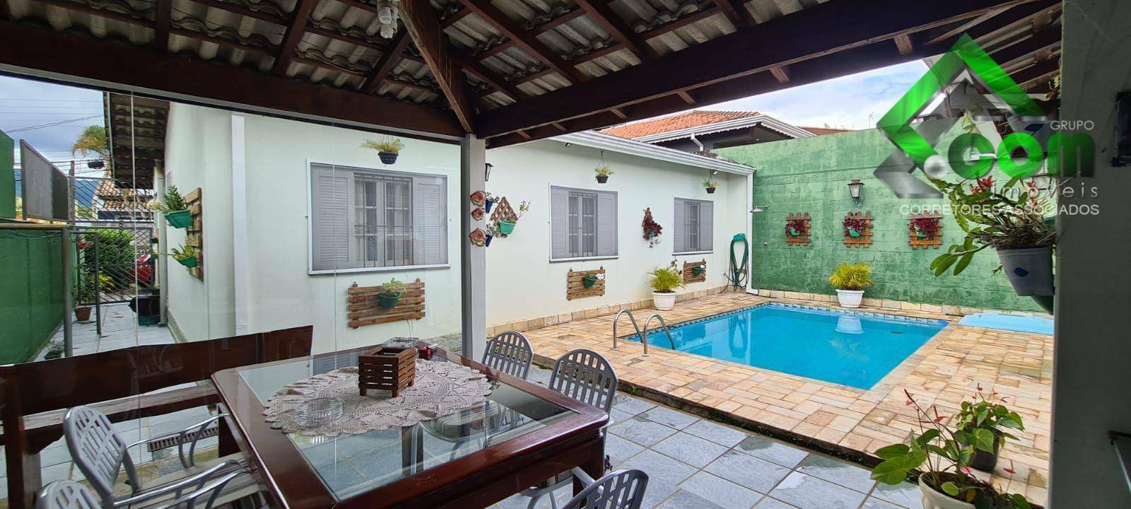 Casa à venda com 3 quartos, 180m² - Foto 1