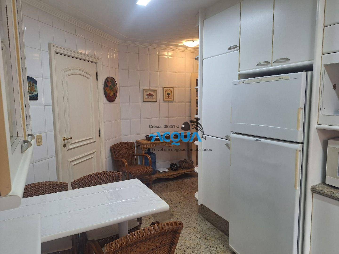 Apartamento à venda com 3 quartos, 160m² - Foto 4