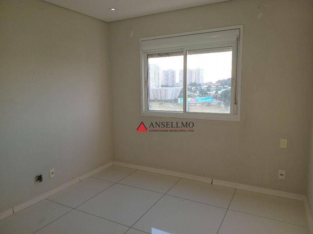 Apartamento para alugar com 3 quartos, 107m² - Foto 12
