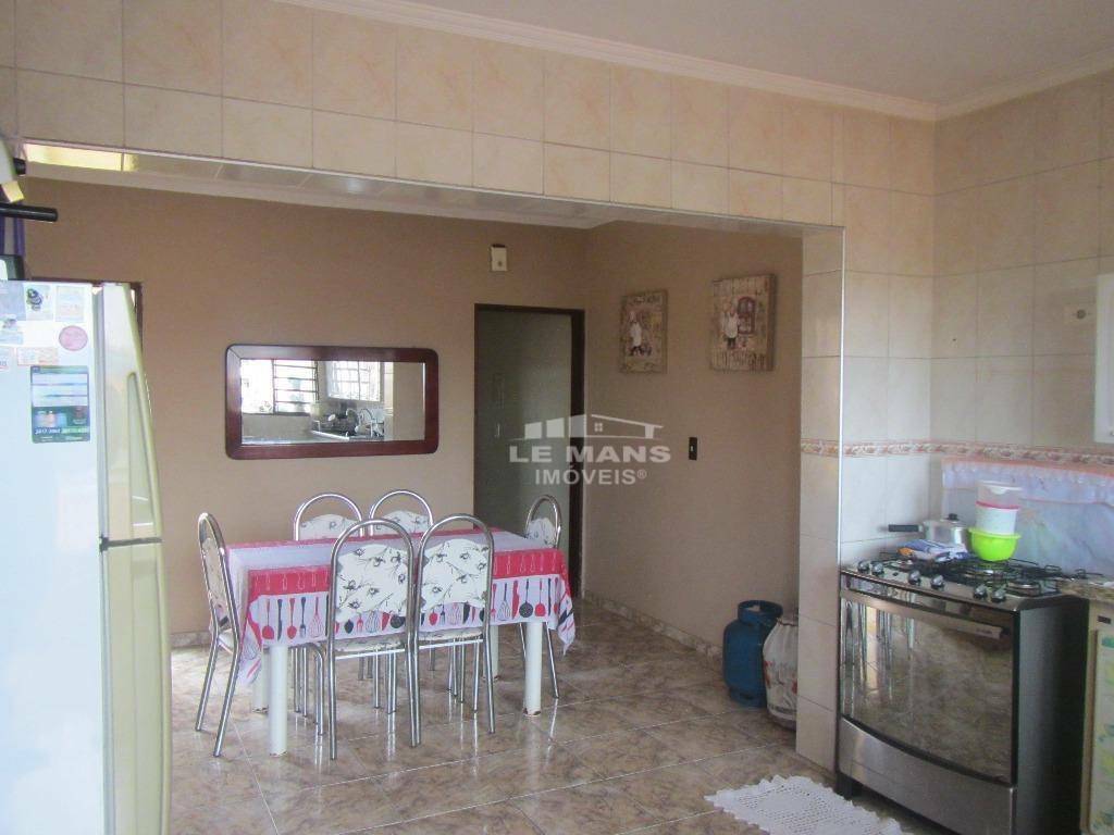 Casa à venda com 3 quartos, 200m² - Foto 20