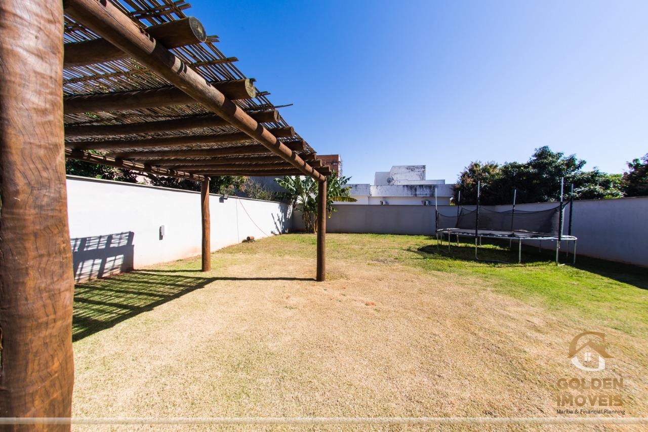 Casa para alugar com 4 quartos, 350m² - Foto 3