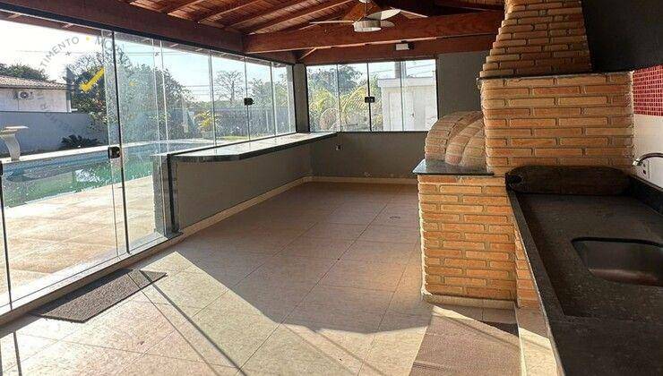 Casa à venda e aluguel com 3 quartos, 246m² - Foto 12