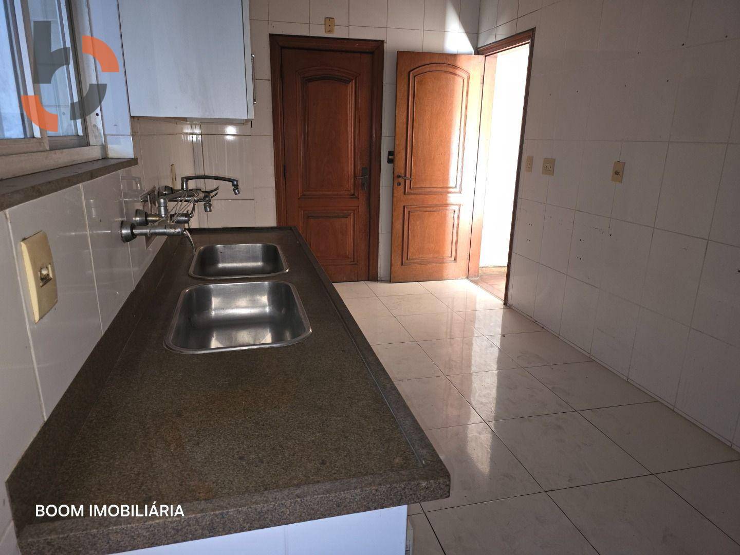 Apartamento à venda com 3 quartos, 220m² - Foto 12