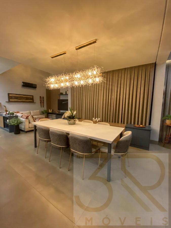 Casa de Condomínio à venda com 3 quartos, 254m² - Foto 1