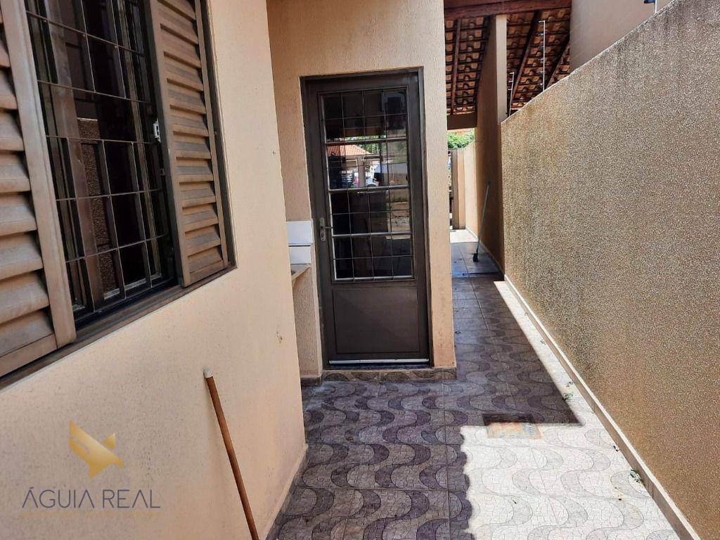 Casa à venda com 2 quartos, 55m² - Foto 9