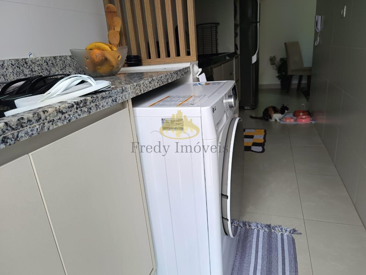 Apartamento à venda com 2 quartos, 64m² - Foto 17