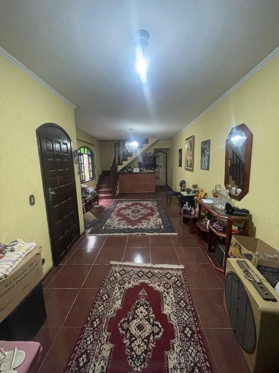 Sobrado à venda com 3 quartos, 216m² - Foto 1