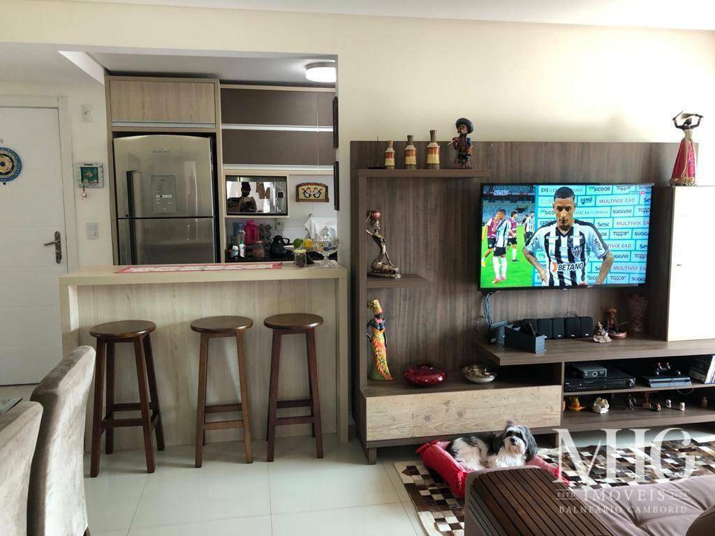 Apartamento à venda com 2 quartos, 63m² - Foto 8