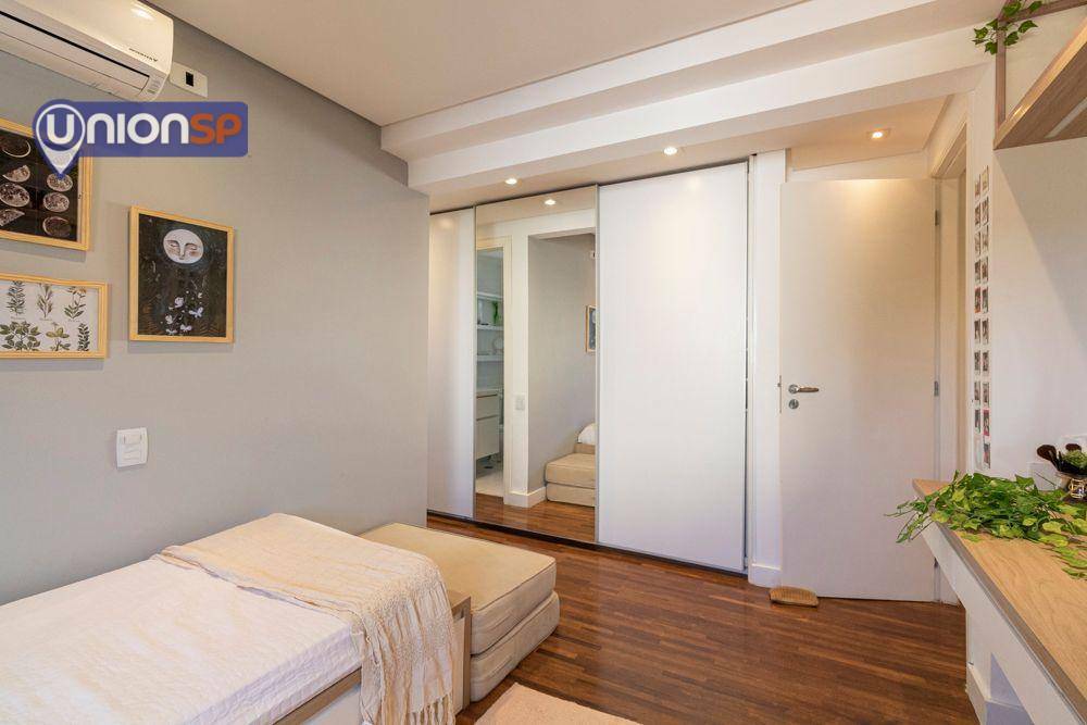 Apartamento à venda com 4 quartos, 256m² - Foto 32