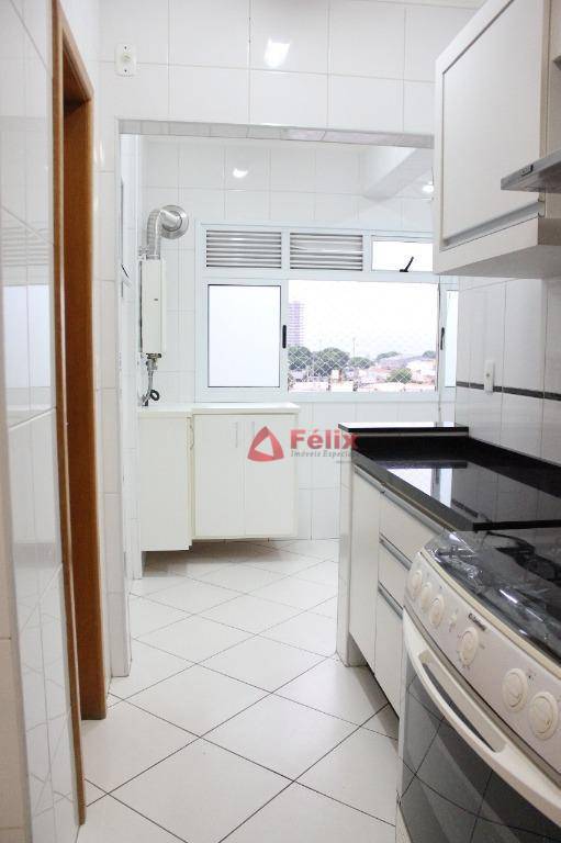 Apartamento à venda com 3 quartos, 135m² - Foto 9