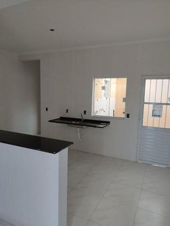 Casa à venda com 2 quartos, 67m² - Foto 4