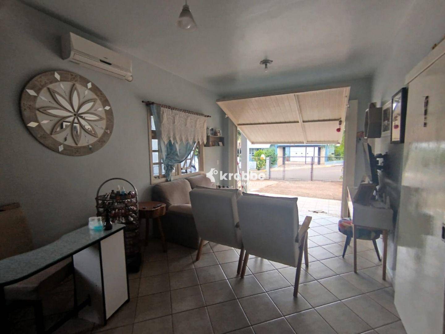 Casa à venda com 3 quartos, 90m² - Foto 2