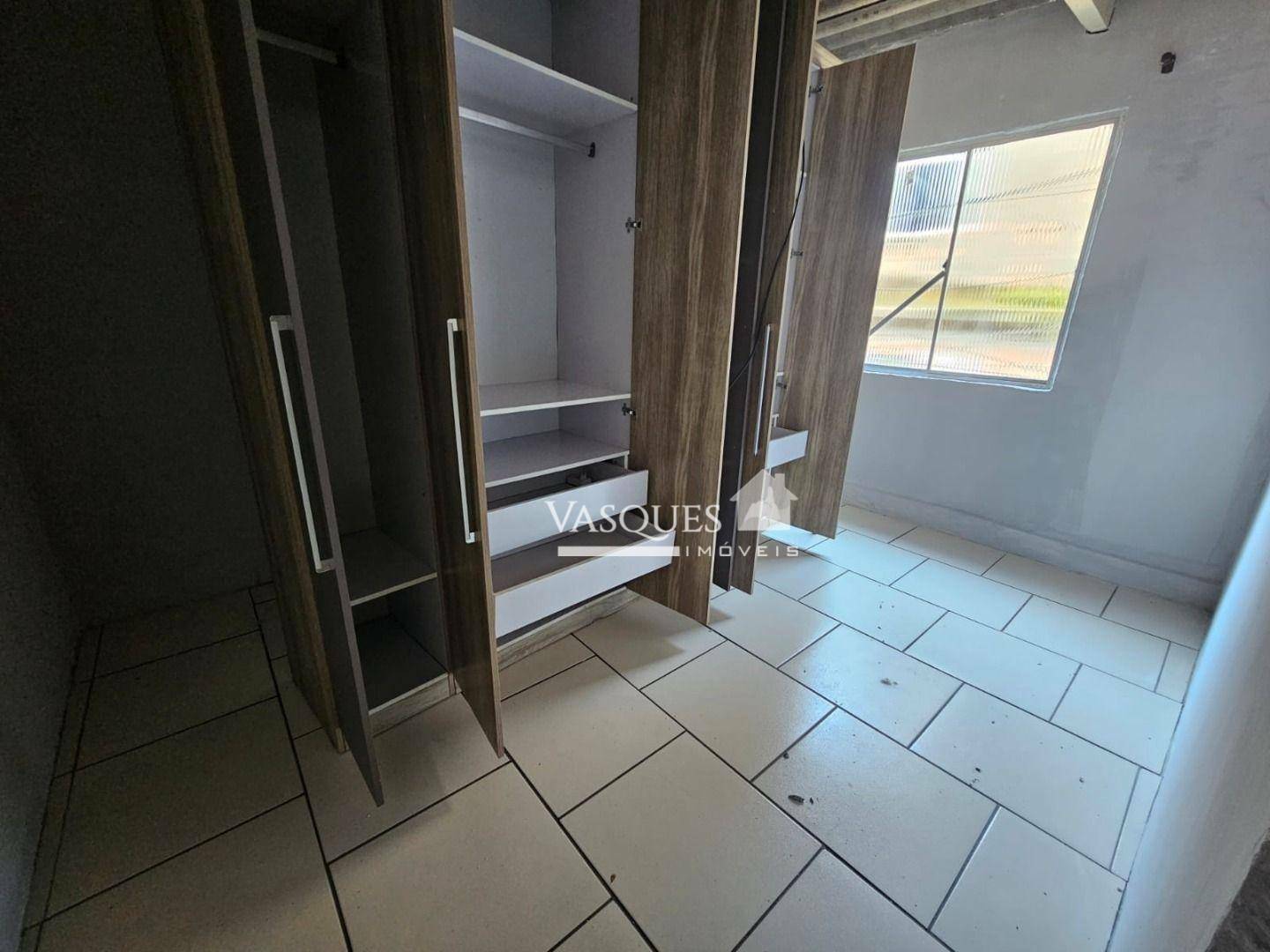 Casa à venda com 2 quartos, 50m² - Foto 5