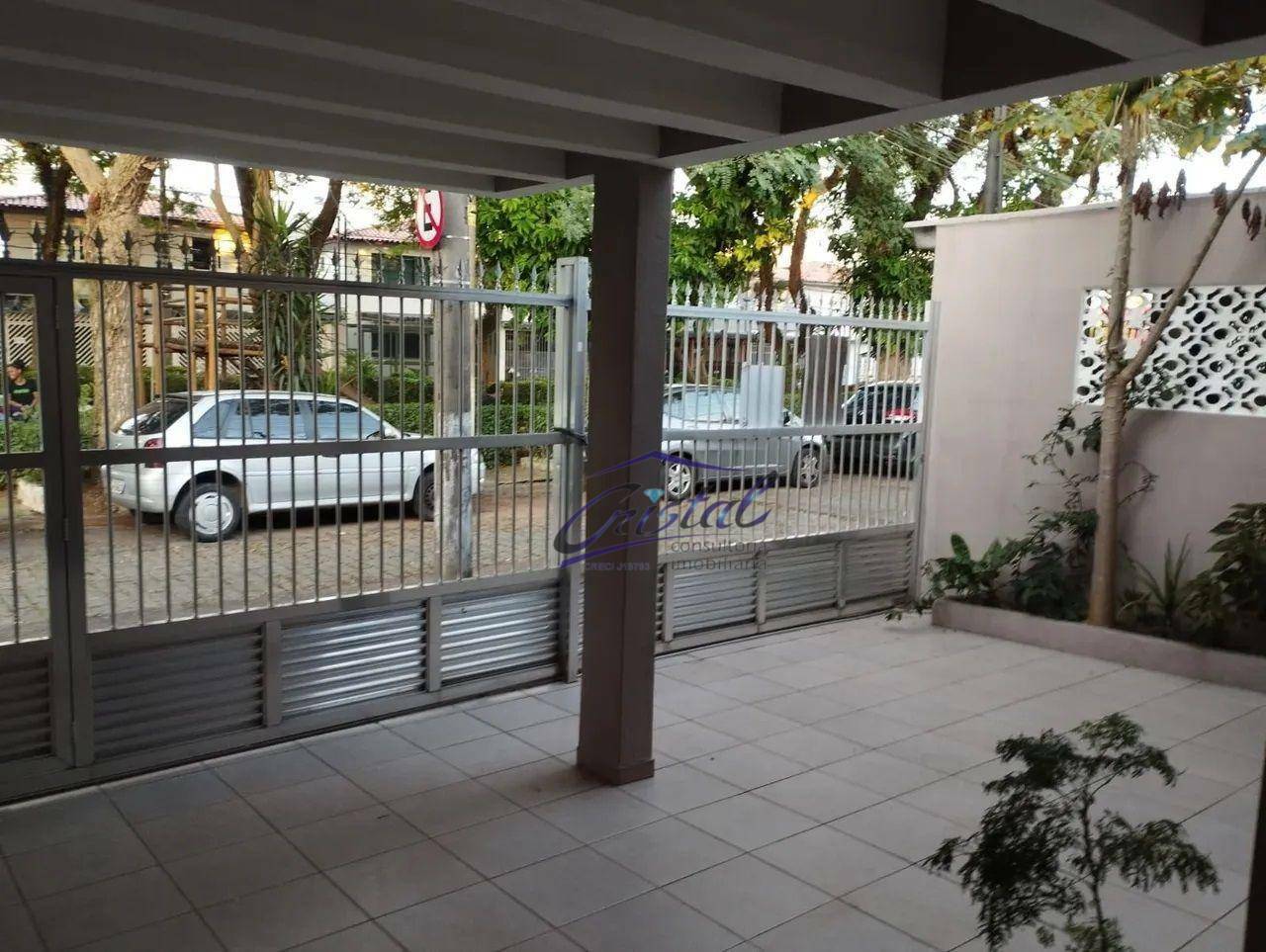 Casa à venda com 3 quartos, 141m² - Foto 1