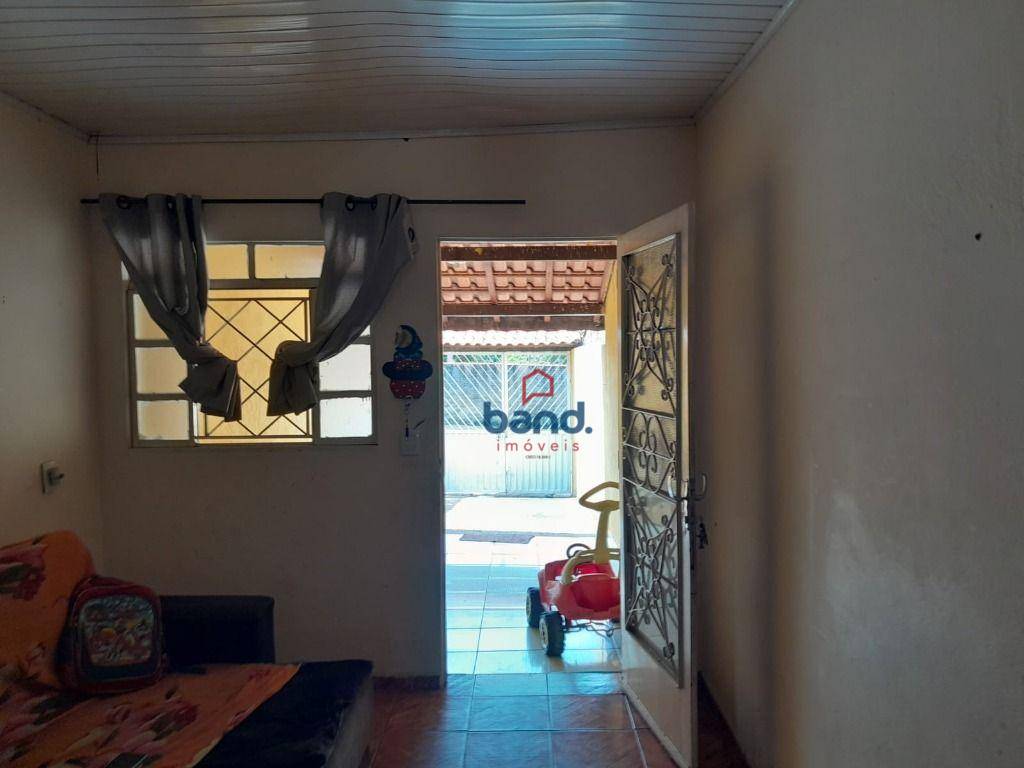 Casa à venda com 2 quartos, 50m² - Foto 4