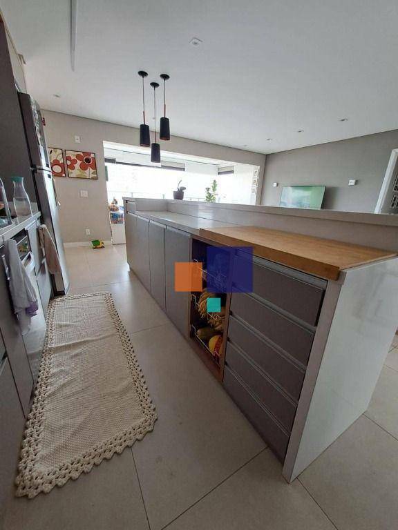 Apartamento para alugar com 3 quartos, 145m² - Foto 8