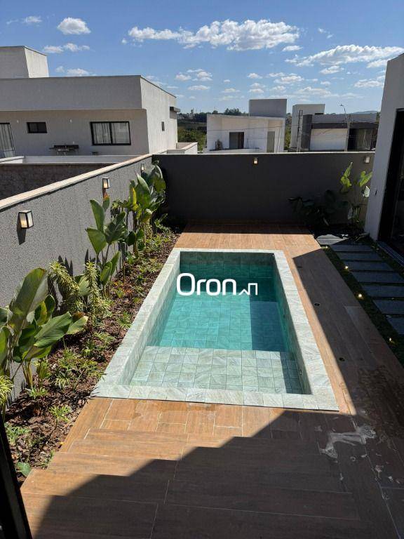 Sobrado, 3 quartos, 244 m² - Foto 1