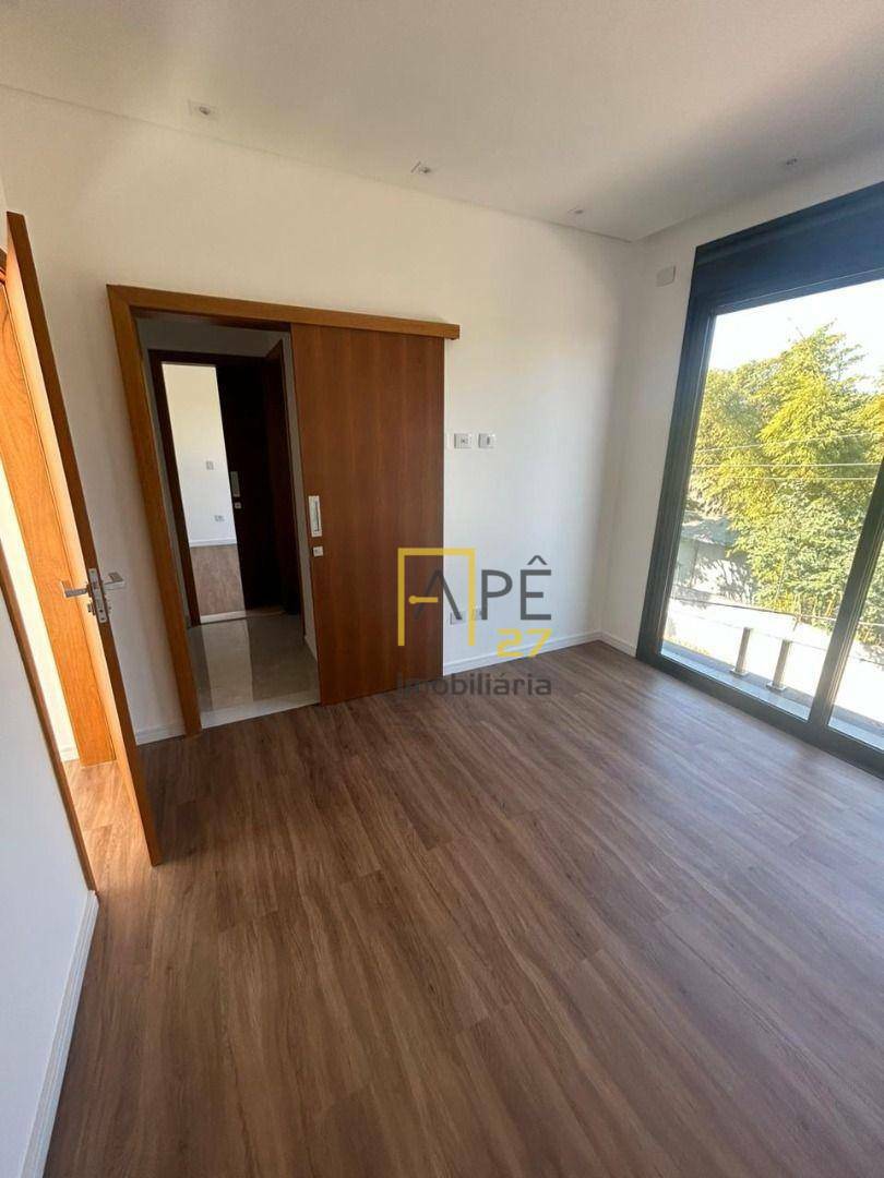 Sobrado à venda com 4 quartos, 340m² - Foto 35