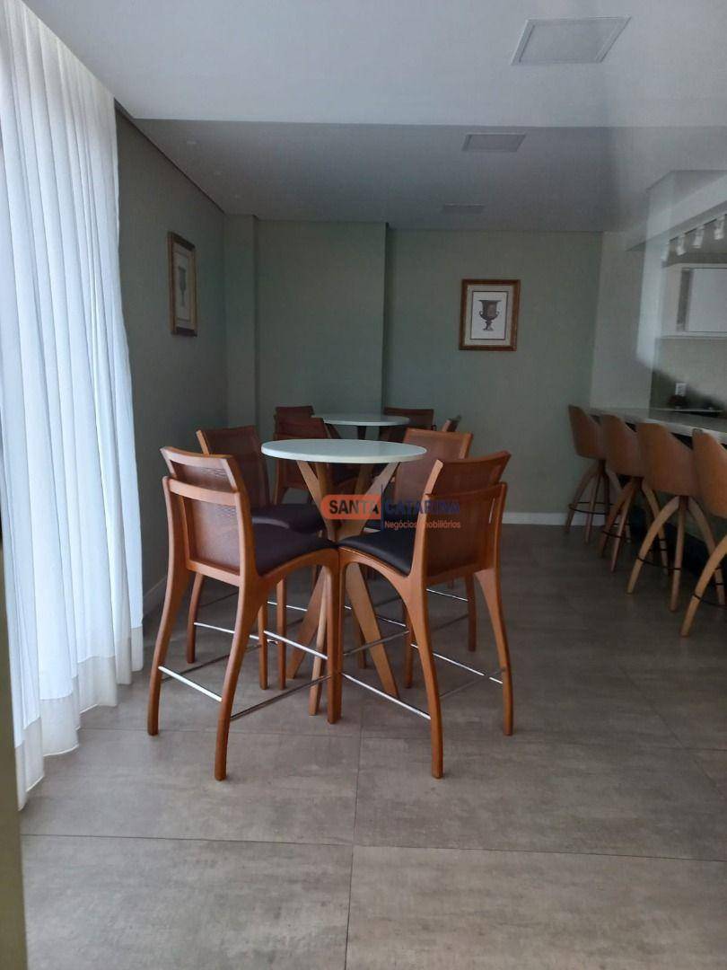 Apartamento para alugar com 2 quartos, 90m² - Foto 22