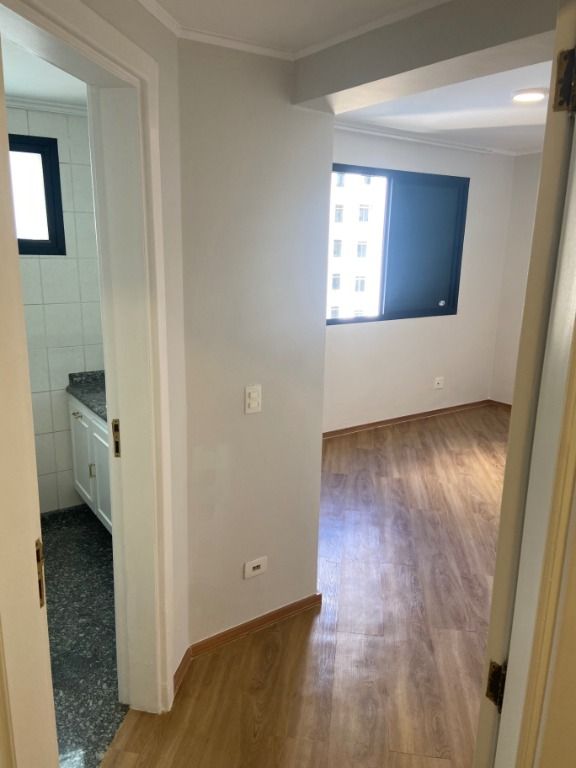 Apartamento para alugar com 5 quartos, 240m² - Foto 7