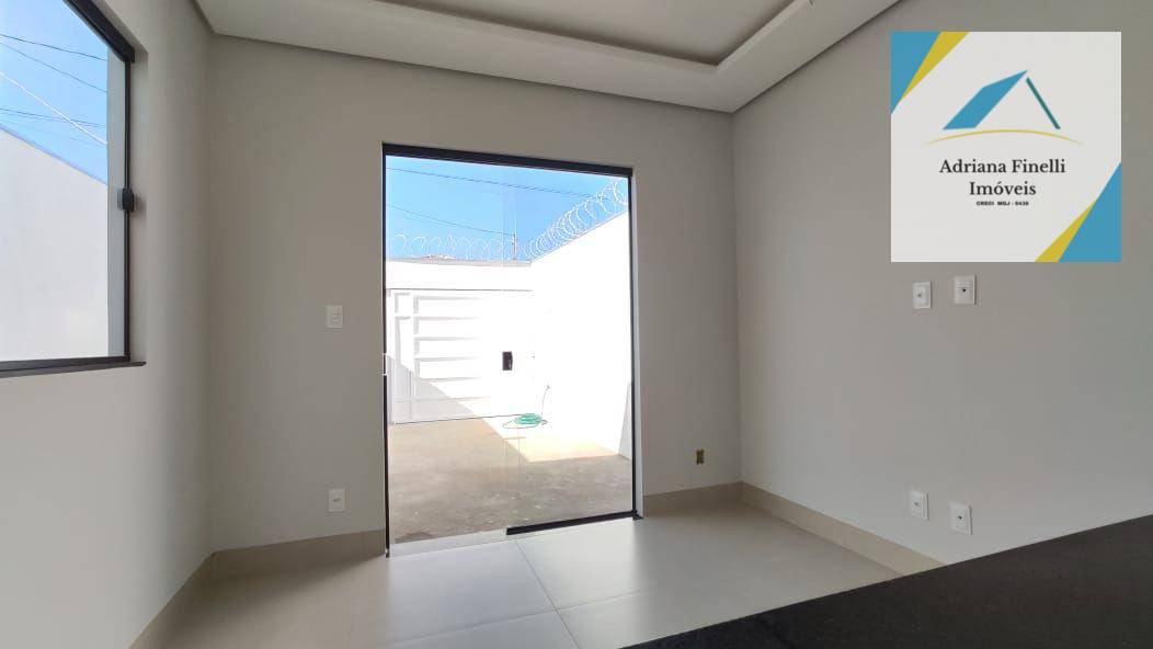 Casa à venda com 2 quartos, 57m² - Foto 2