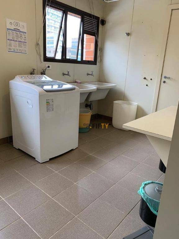 Apartamento à venda com 3 quartos, 300m² - Foto 18