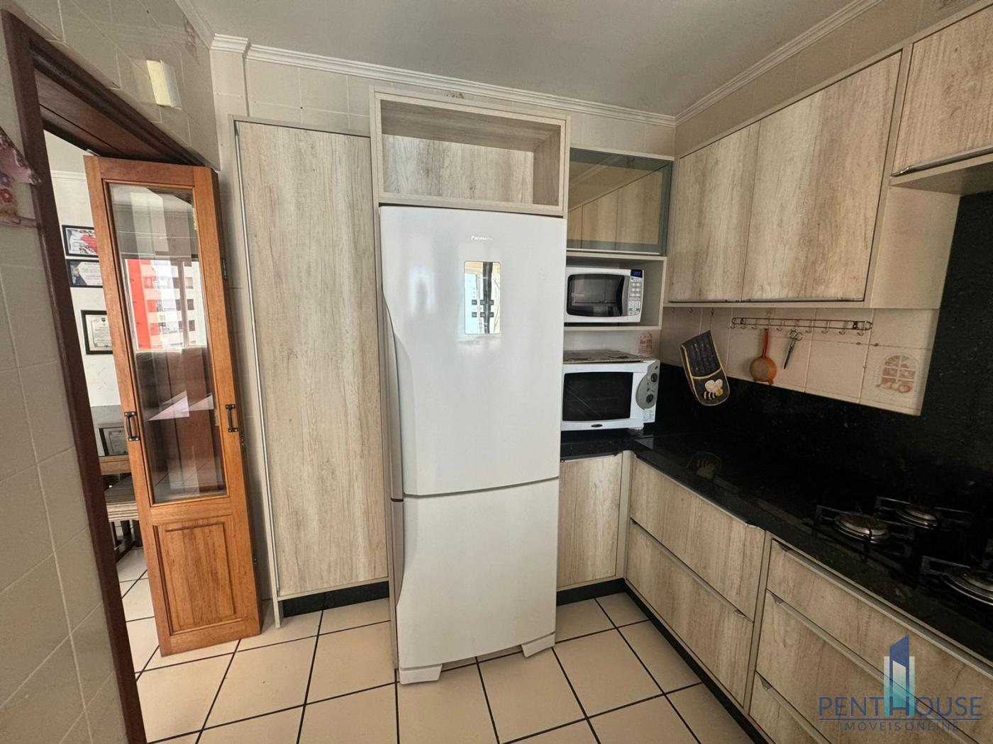 Apartamento à venda com 2 quartos, 68m² - Foto 6