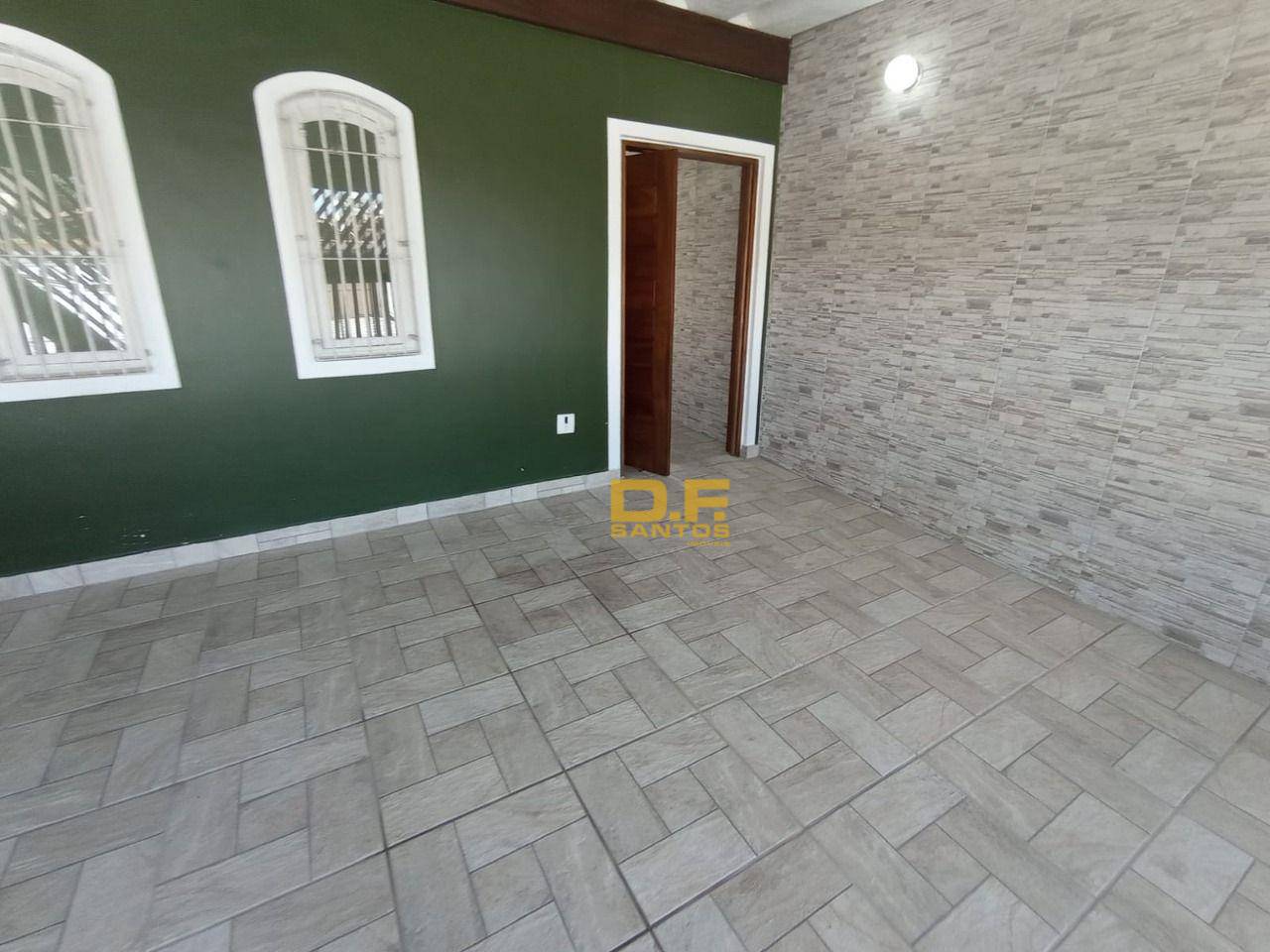 Casa à venda com 2 quartos, 64m² - Foto 2