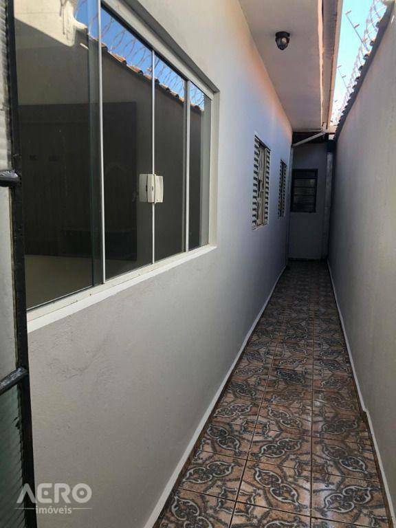 Casa à venda com 3 quartos, 100m² - Foto 13