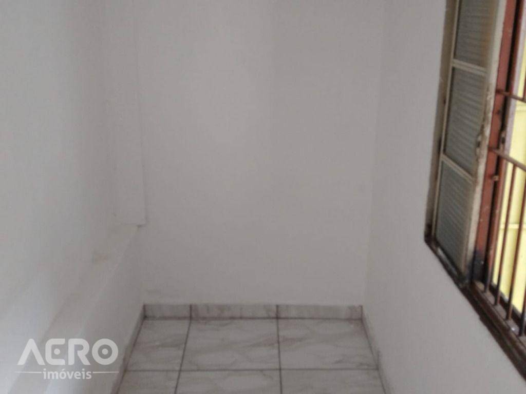 Casa à venda com 3 quartos, 156m² - Foto 9