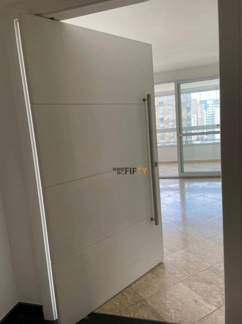 Apartamento para alugar com 3 quartos, 146m² - Foto 2