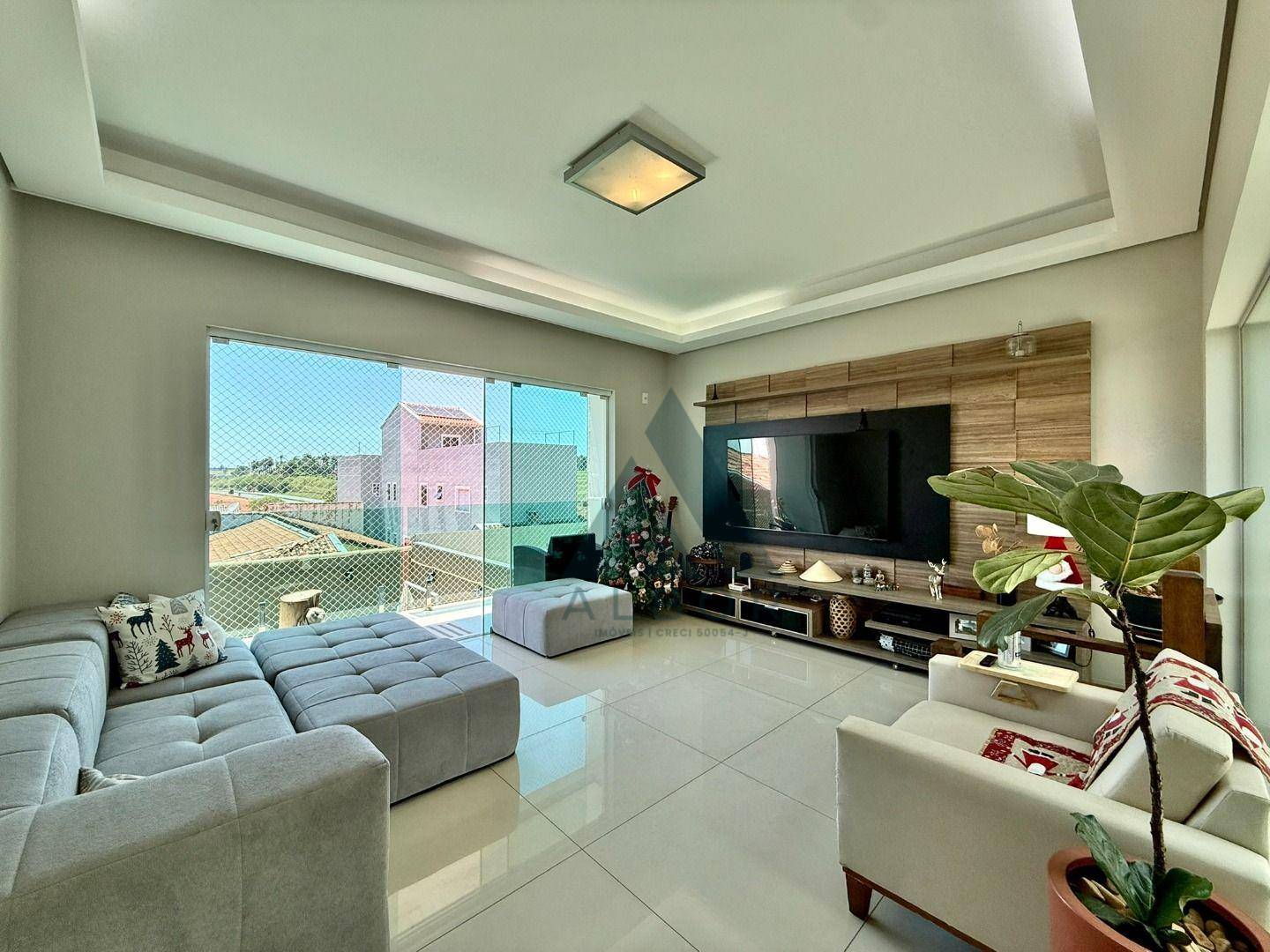 Casa, 4 quartos, 221 m² - Foto 1