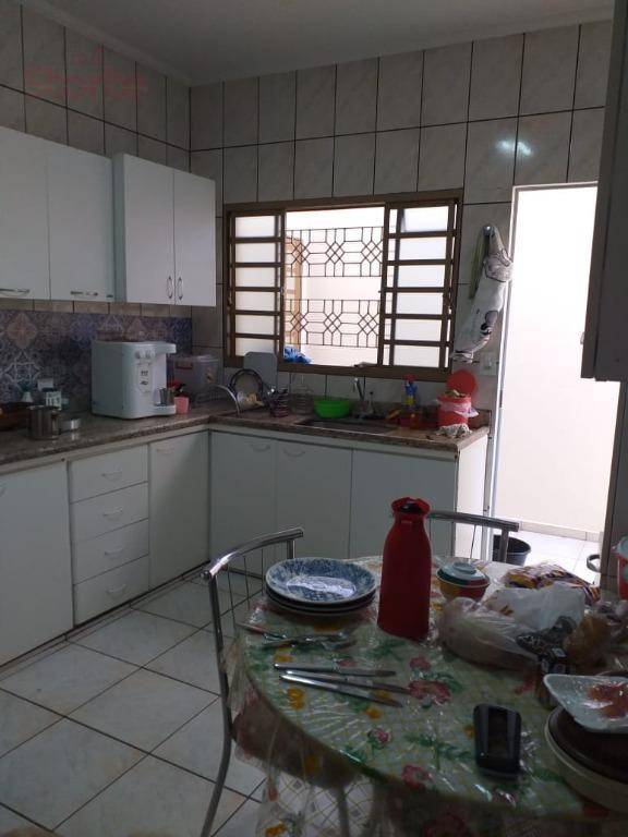 Casa à venda com 3 quartos, 150m² - Foto 8